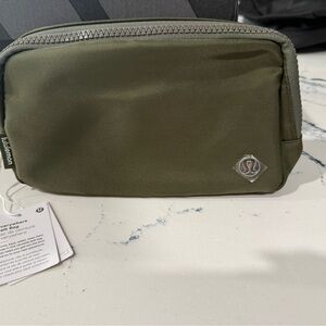 BNWT Lululemon Athletica olive green crossbody  Bag